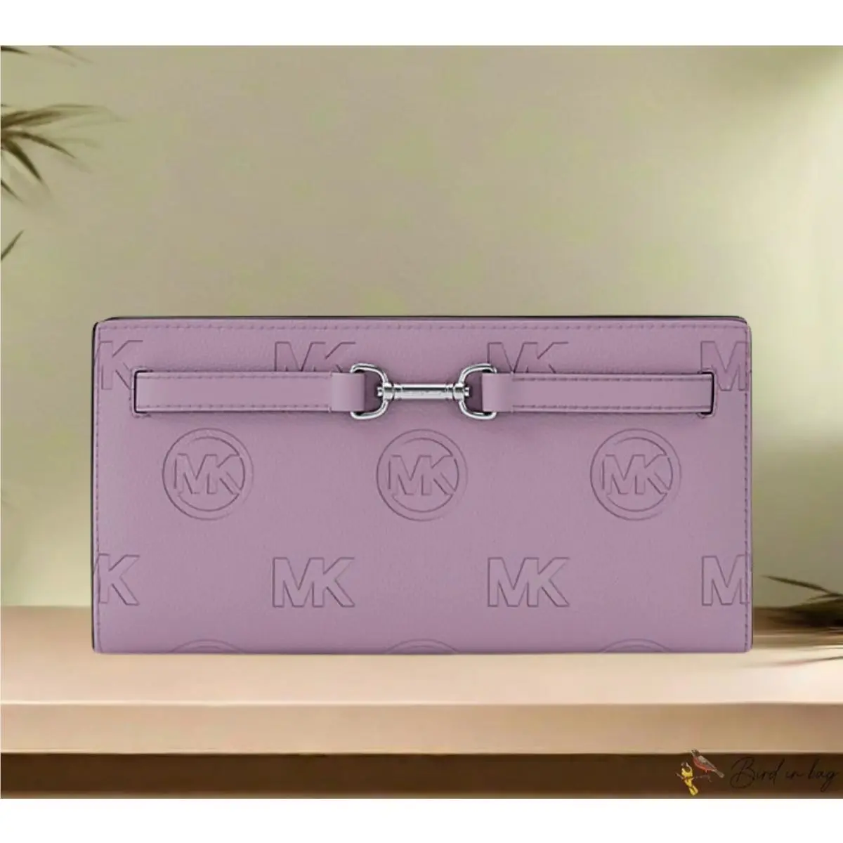 Carson Ladywomen Large Logo Debossed Credit Card Snap Wallet Flat LT QUARTZ by Michael Kors