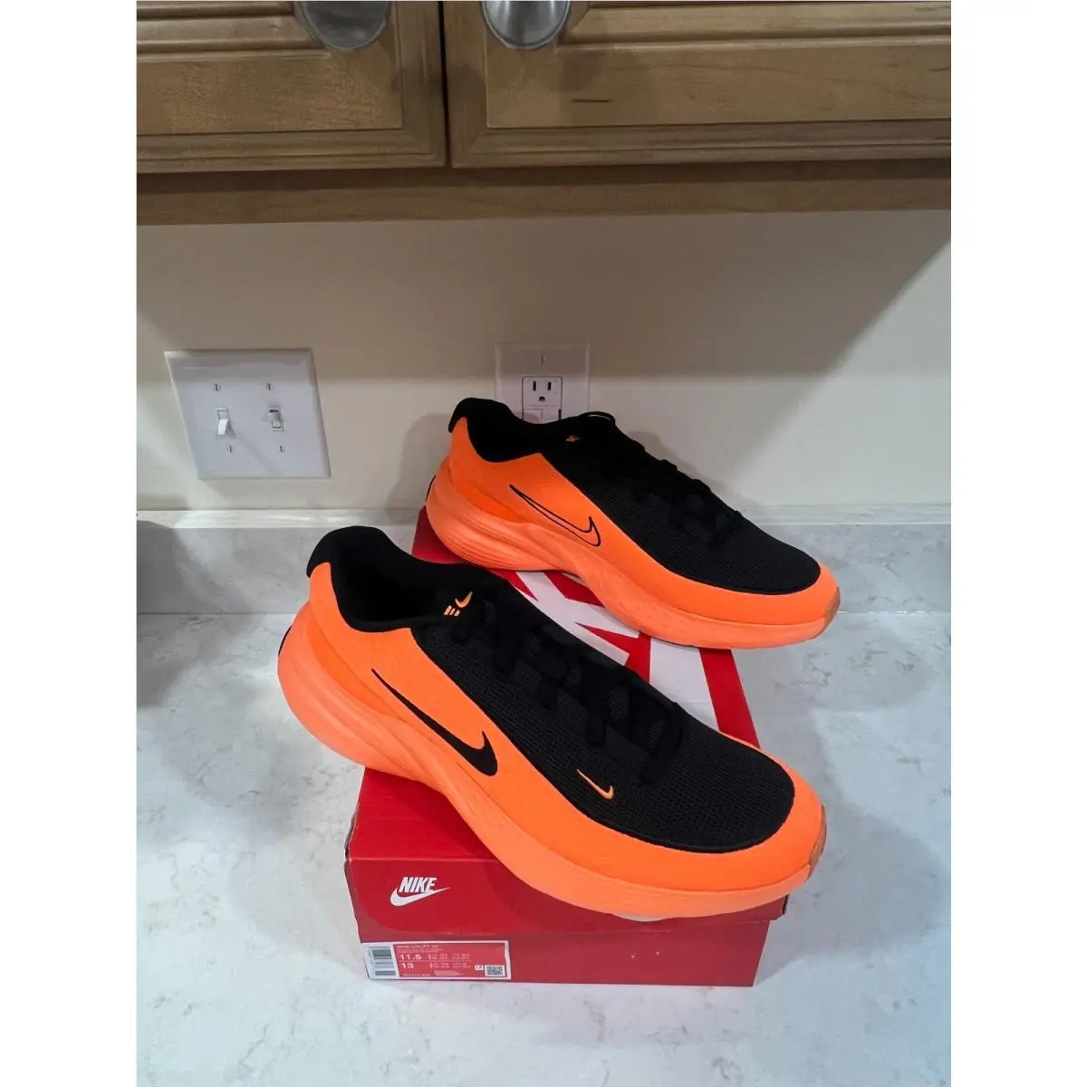Nike Uplift SC Running Black Total Orange IB2765-004 Men’s Sneakers Sz 11.5