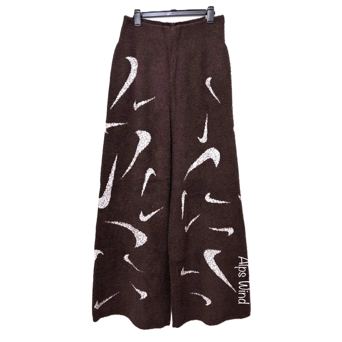 Nike clothing - Brown 1