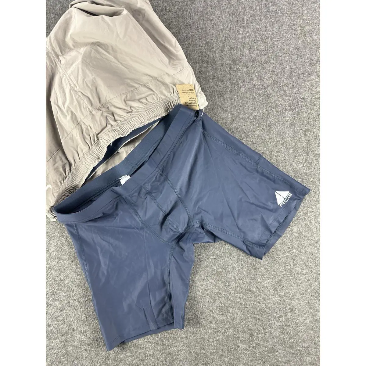 Nike clothing - Nike ACG Iguana 2-in-1 - ACG Iguana - Gray 4
