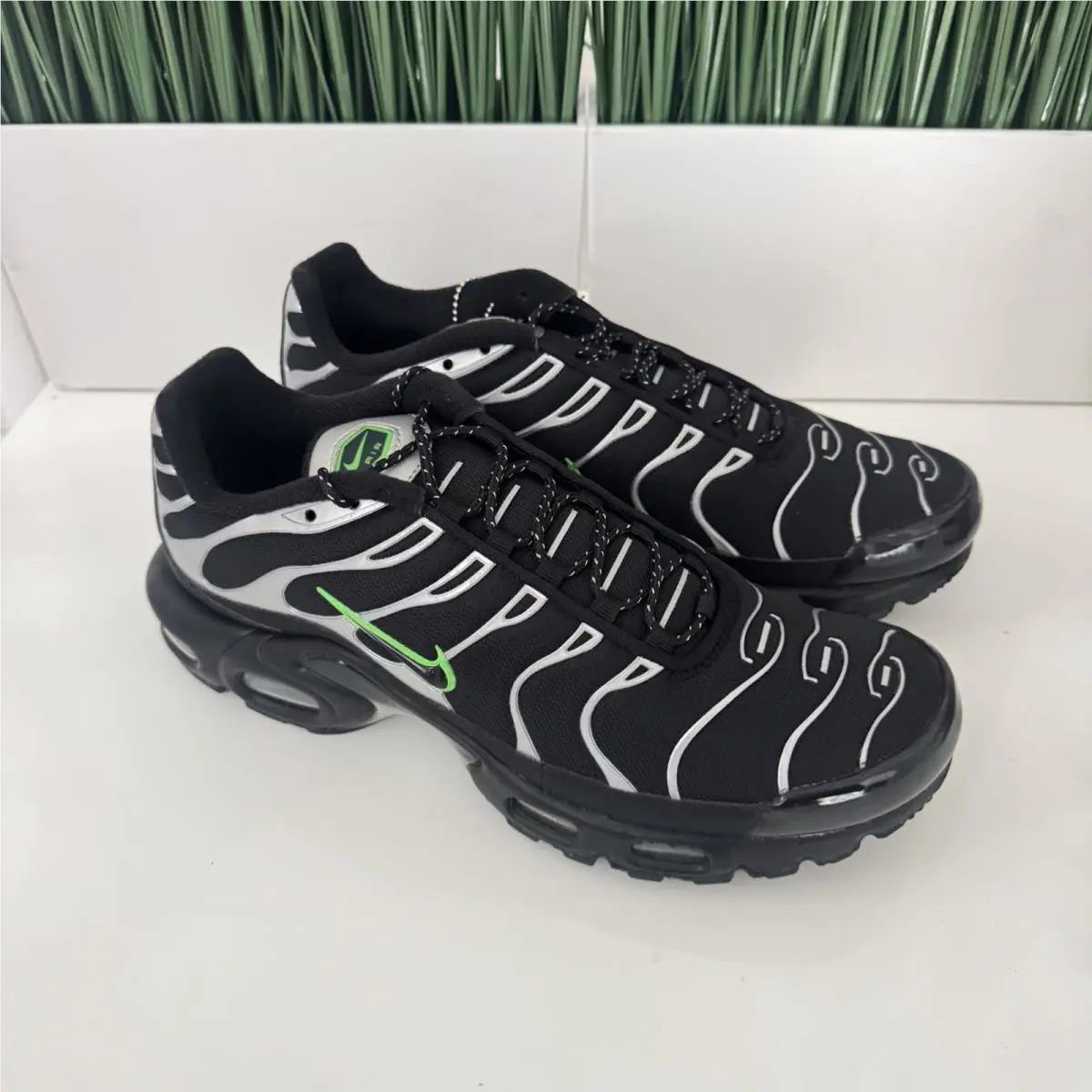 Nike shoes - Nike Air Max Plus TN - Black 3
