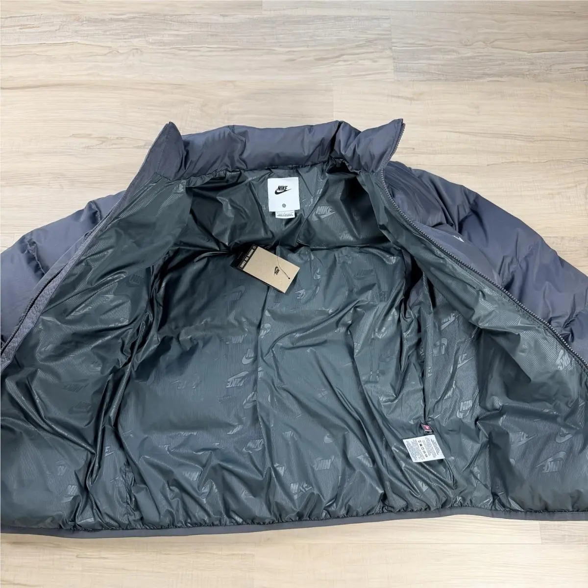 Nike clothing - IO2138068 - IO2138068 - Gray 3