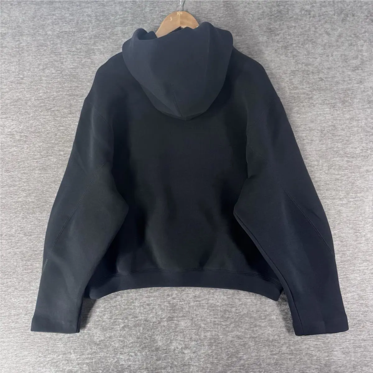 Nike clothing - Black (UPC: 0198485028135) 5