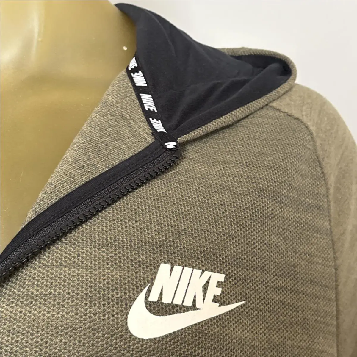 Nike clothing - Green (UPC: 0887225635541) 6