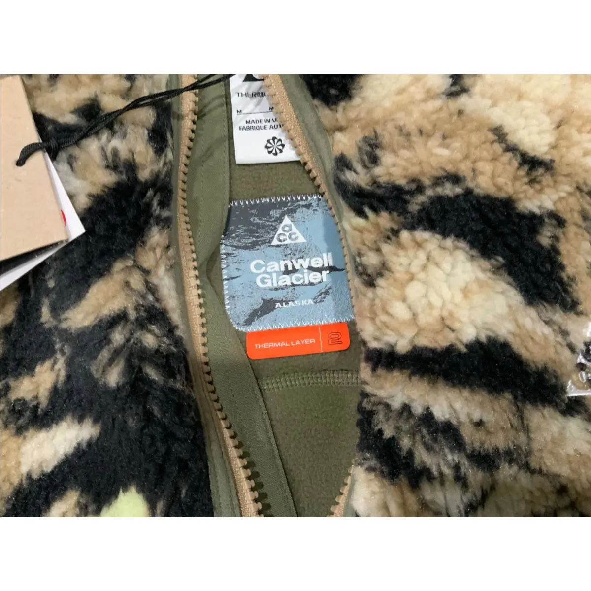 Nike clothing - Parachute Beige/ Black (UPC: 197859986569) 5
