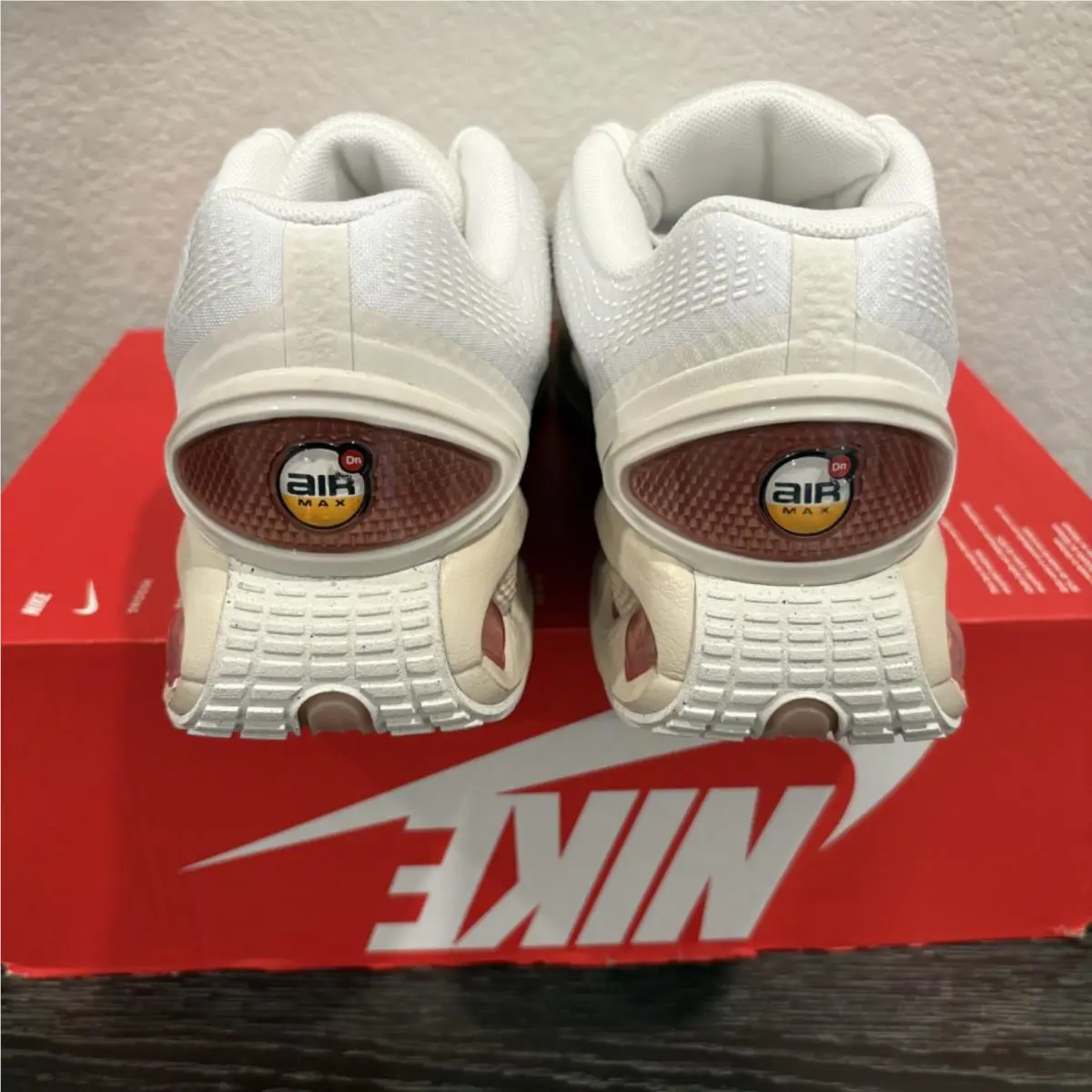 Nike shoes - White 3