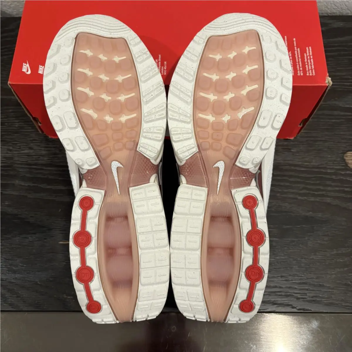 Nike shoes - White 4