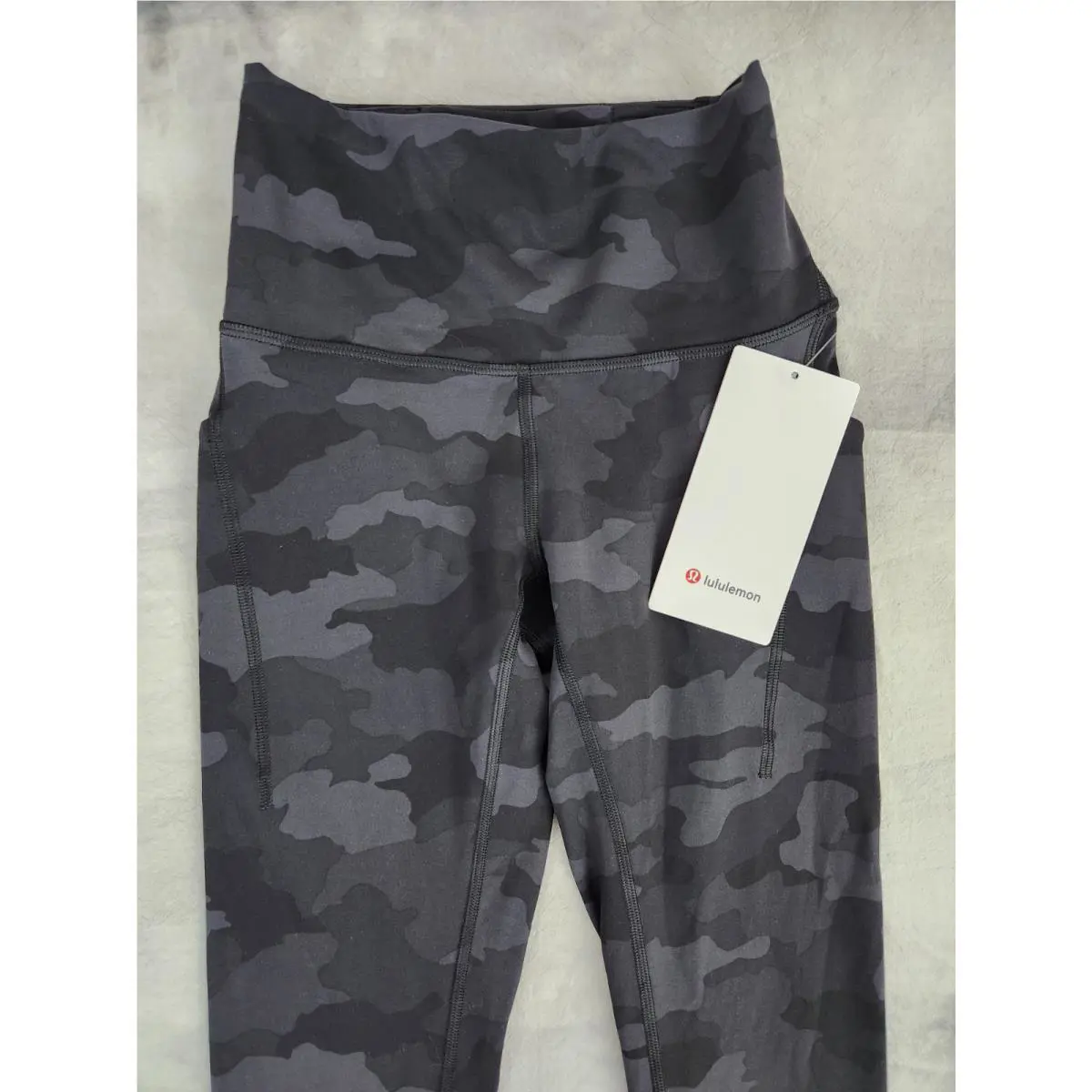 Lululemon clothing - Heritage 365 Camo Deep Coal 0