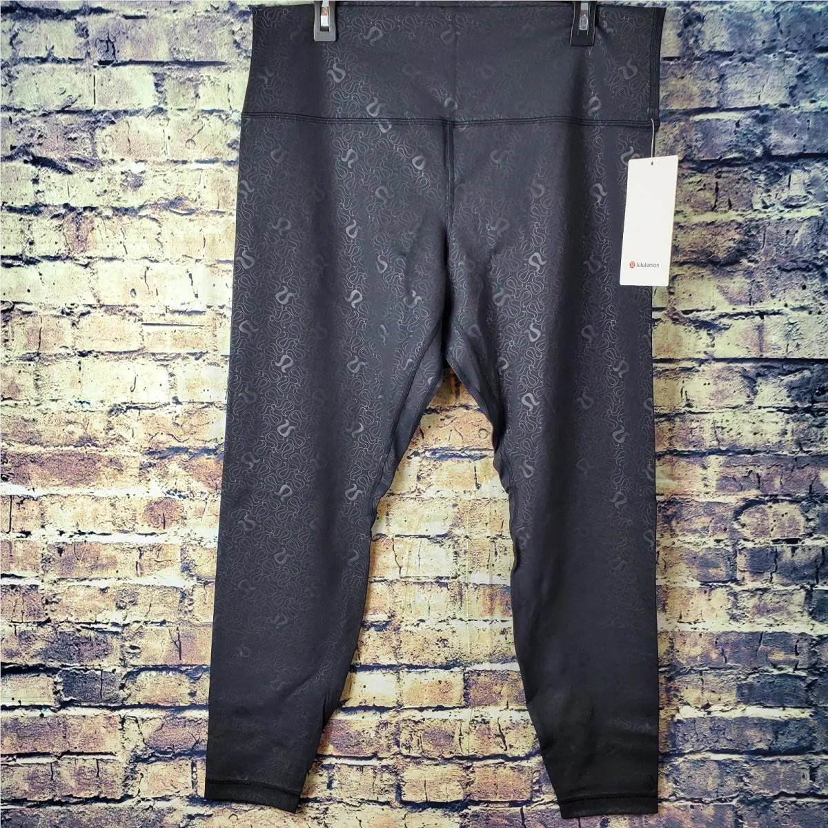 Lululemon Align HR 28 Black Logo Embossed Legging Yoga Pants Size 18