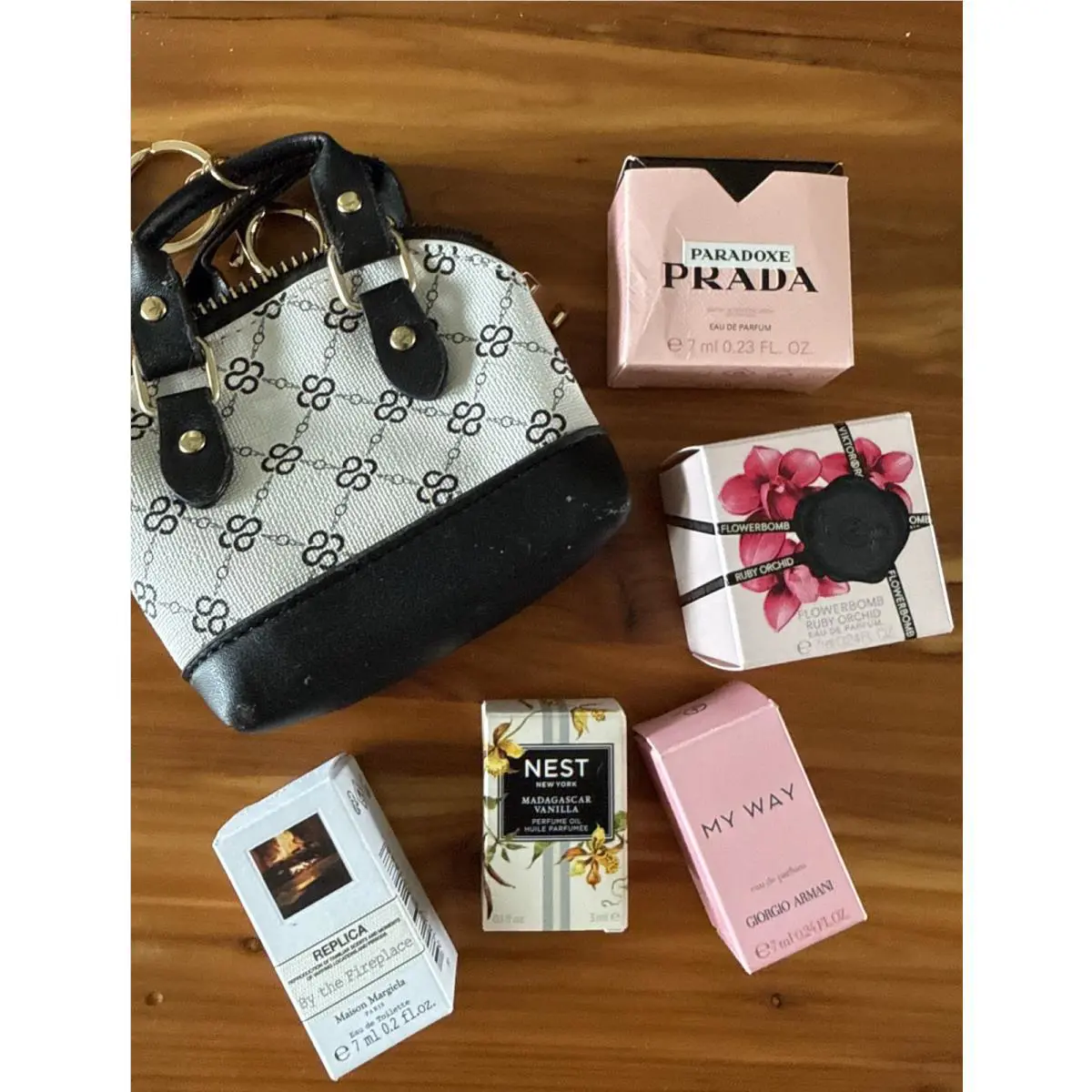 Mini Perfume Set 5 W/ Mini Purse Keychain Prada Armani Nest …
