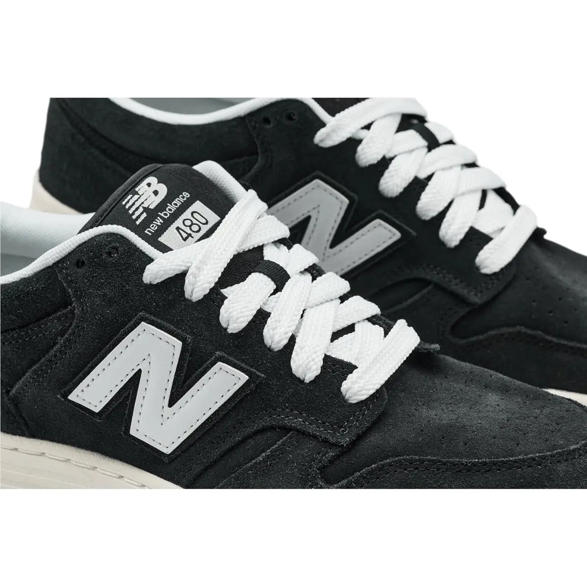 New Balance shoes - Black/NB White 4