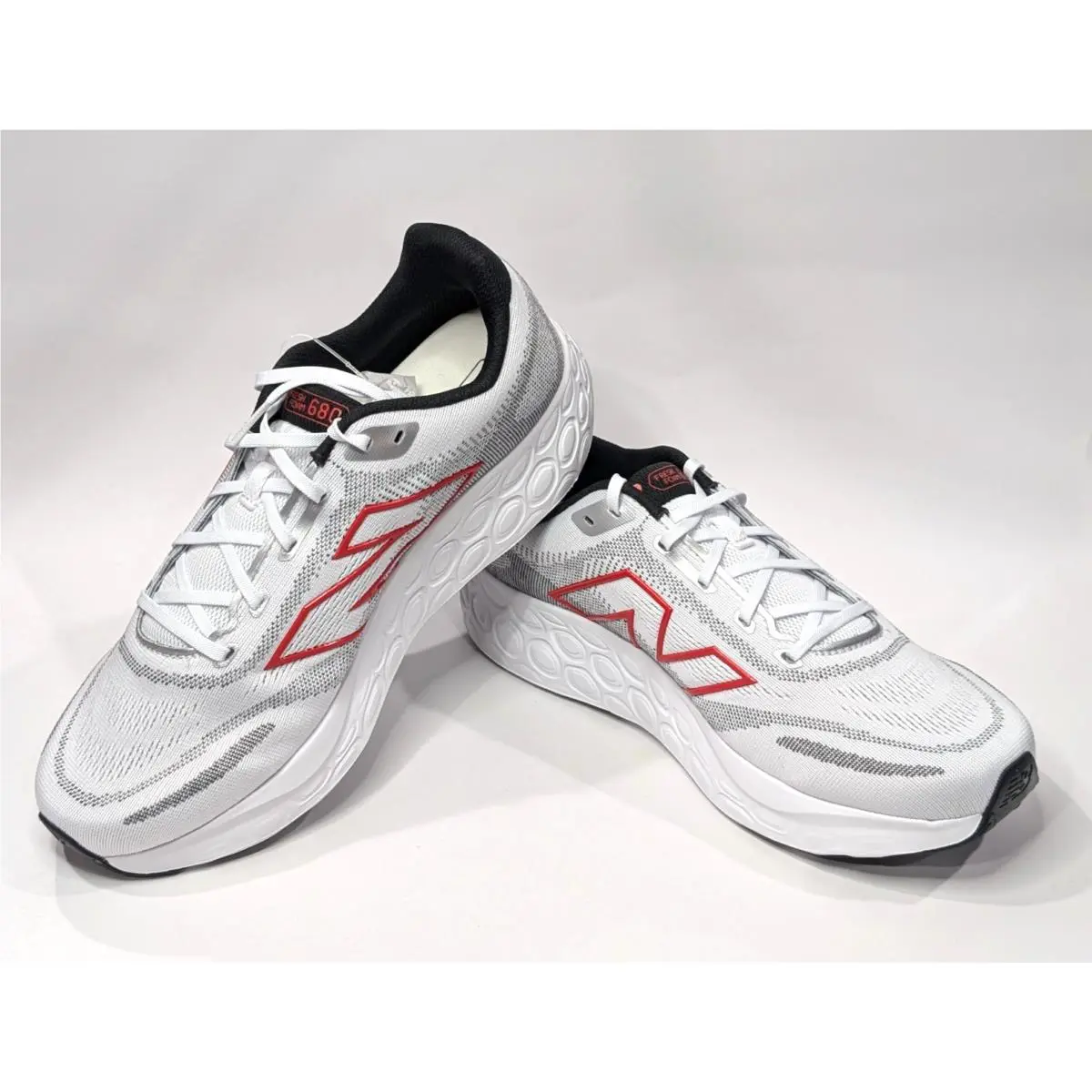 New Balance shoes - New Balance Fresh Foam 680 V8 - M680RW8 - White/Black 9