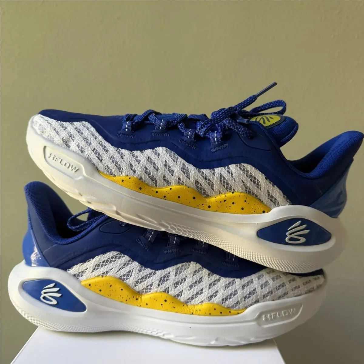 Under Armour shoes - UNDER ARMOUR CURRY 11 - CURRY - 3026615-100 - Blue 0