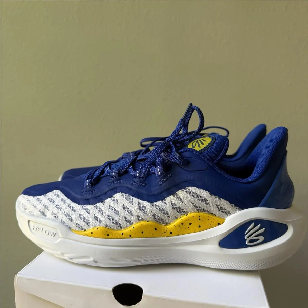 Under Armour shoes - UNDER ARMOUR CURRY 11 - CURRY - 3026615-100 - Blue 1