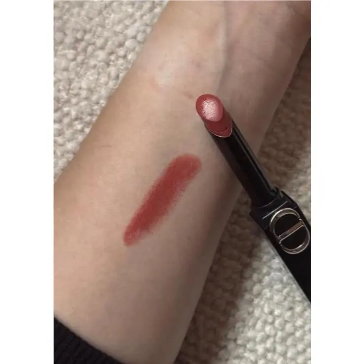 Christian  On Stage Sheer Lipstick Pick 1 226 Daring Blush - A warm rosewood by Dior