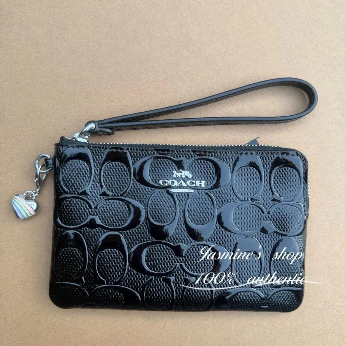 Corner Zip Wristlet Signature Leather with Heart Charm CDY96/CDF04 CDY96/black by Coach