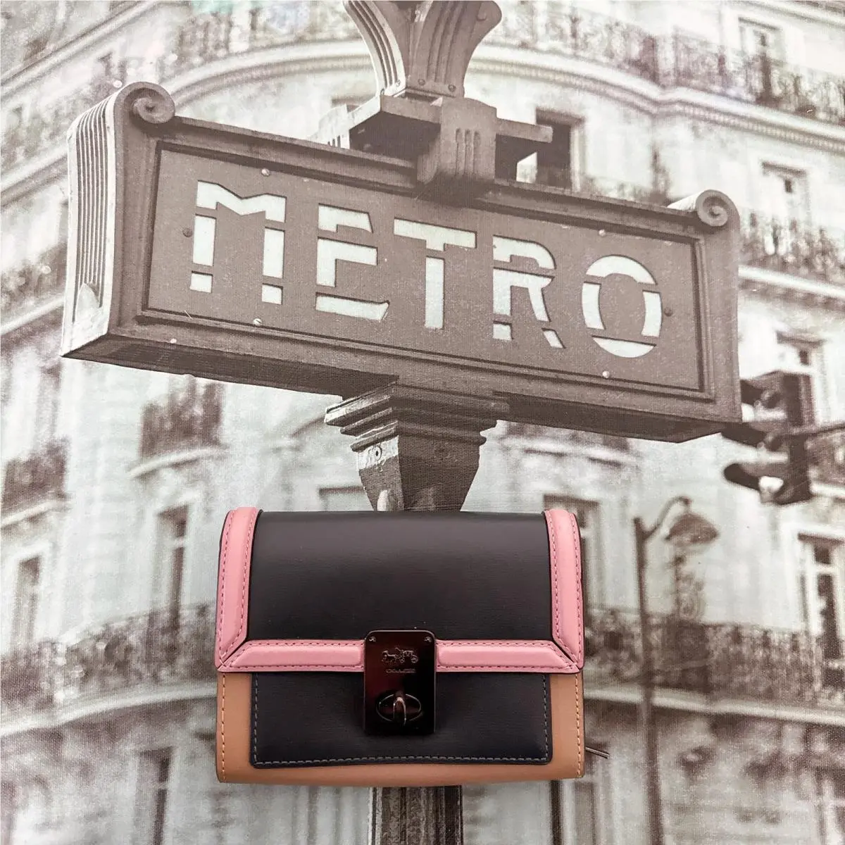 Coach 89250 Hutton Wallet In Colorblock