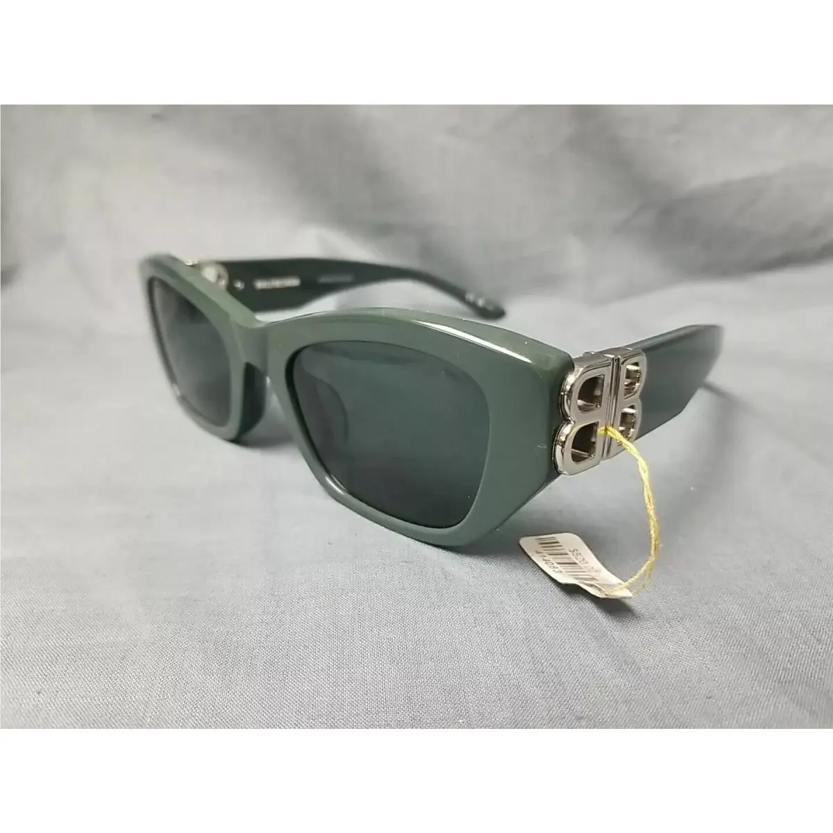 Balenciaga BB0311SK 004 Rectangle Sunglasses Green Acetate Case Display Model