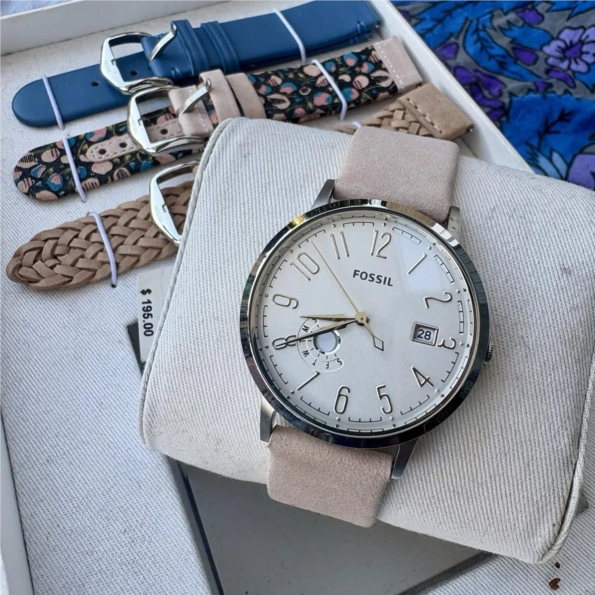 Fossil Pearl Faced Wristwatch with Calendar Date Watch Box Set with Straps