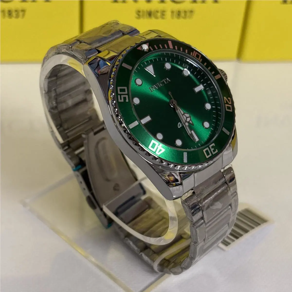 Invicta Men`s Diver Green Dial Watch 42mm 69403