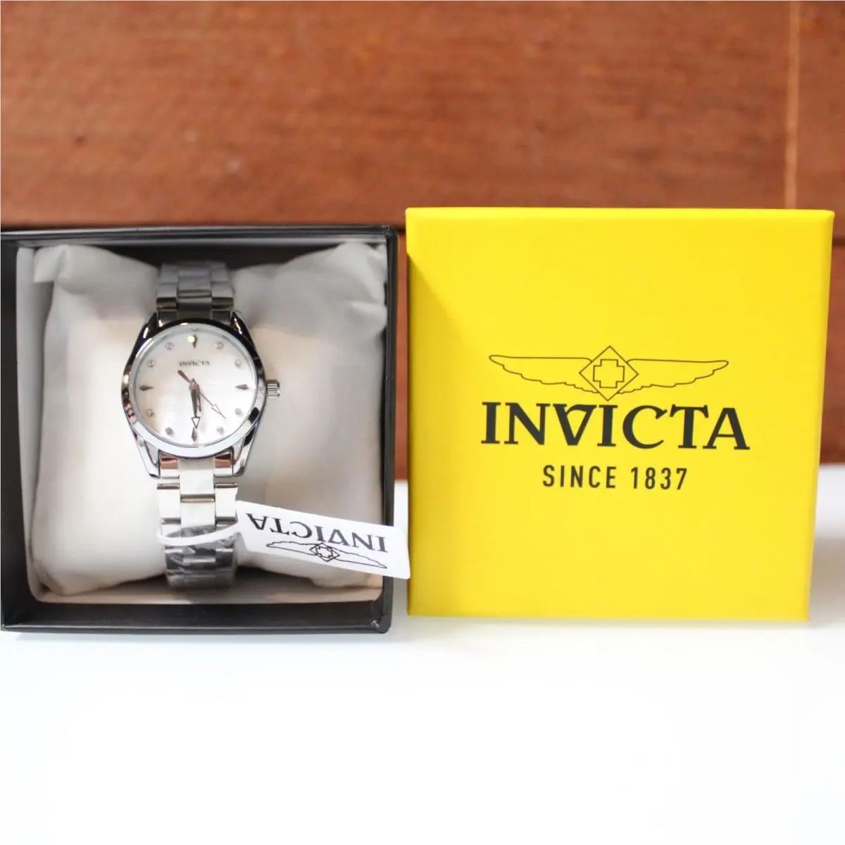Invicta Womens Silver Tone Quartz Watch Mother of Pearl Dial Crystal Markers