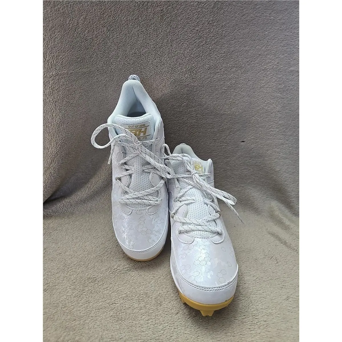 Under Armour shoes - Under Armour Harper 8 - Harper - 3026592-100 - white metallic gold 1