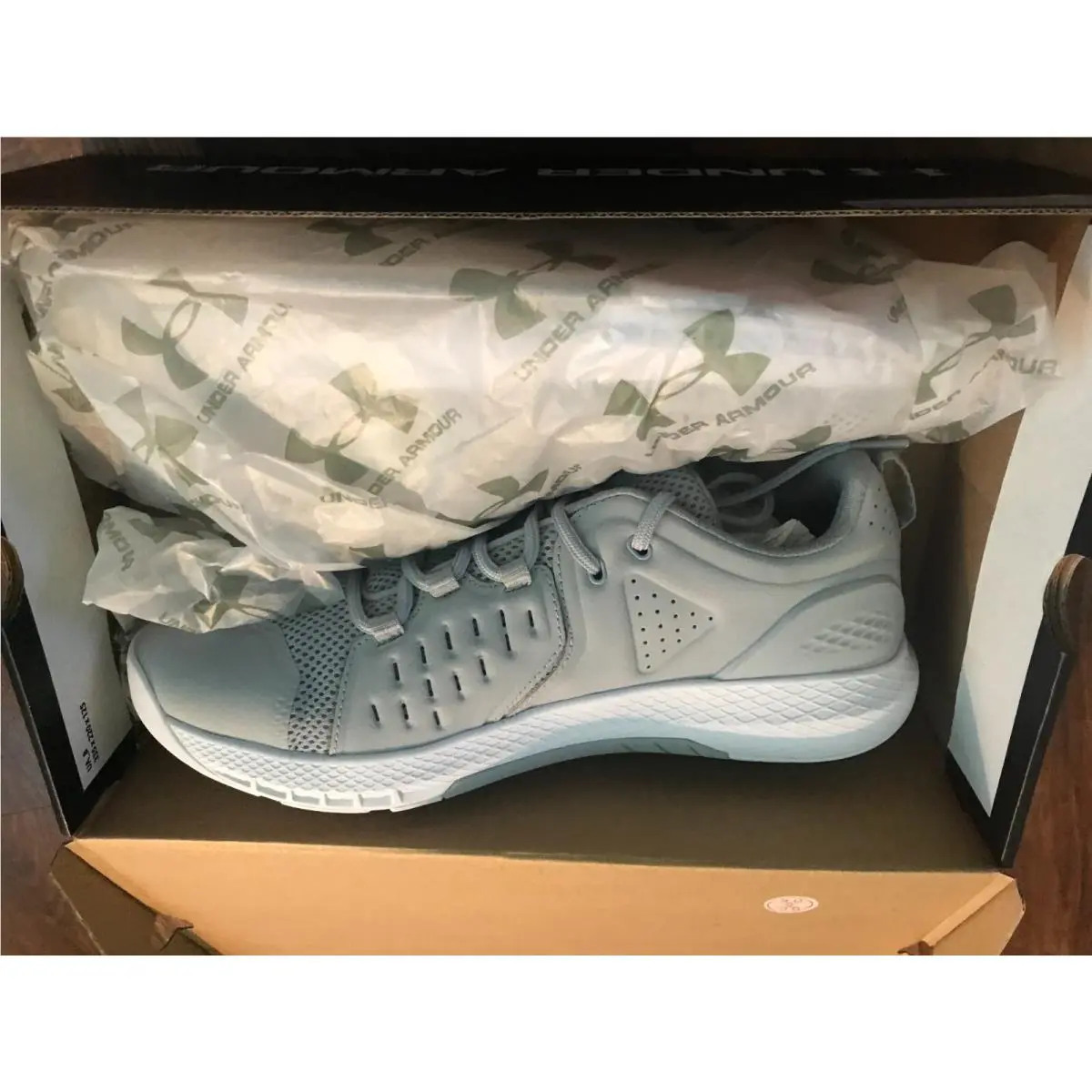 Men`s Size 11.5 Under Armour Gray Tennis Shoe -new