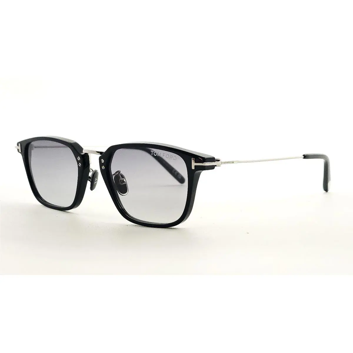 Tom Ford TF 1042-D Sunglasses 01B Black-gray Gradient Lenses 52
