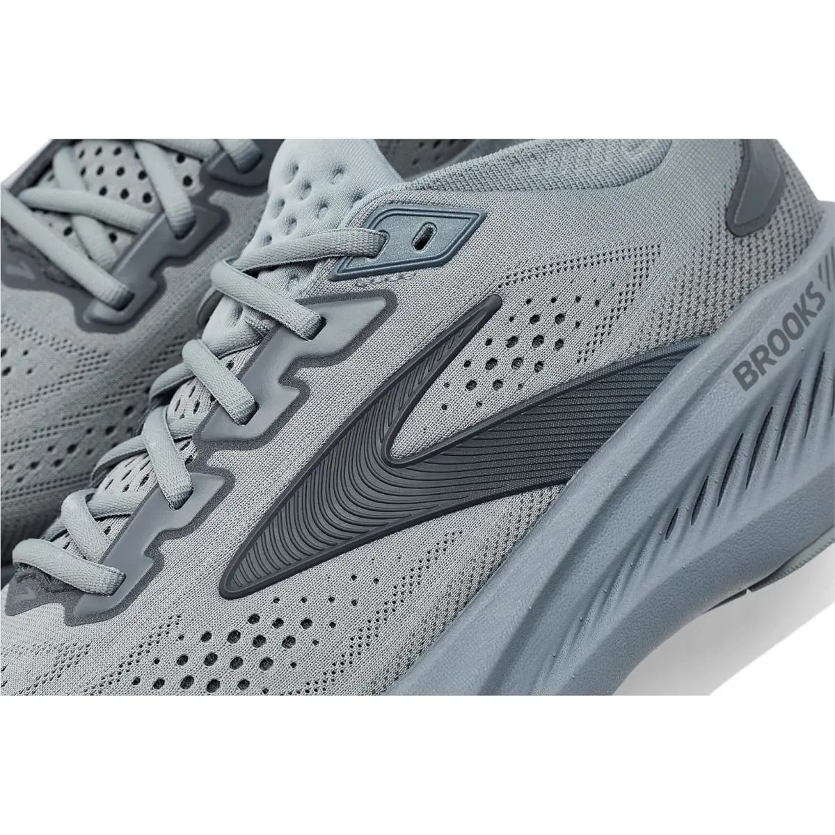Brooks shoes - Black/Black/Ebony 25