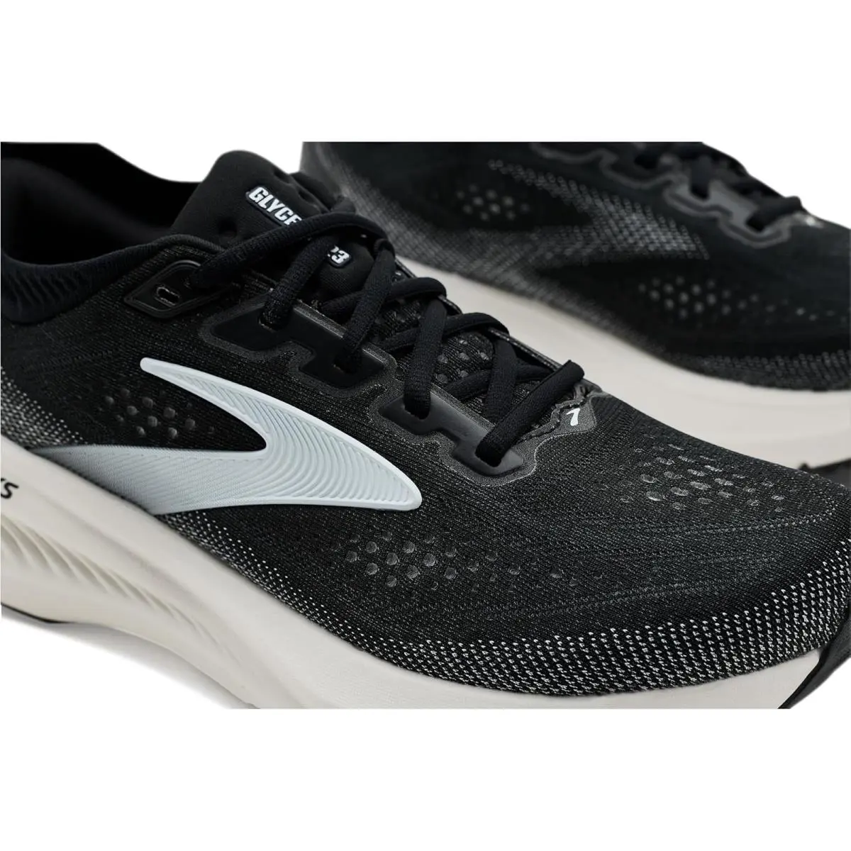 Brooks shoes - Black/Black/Ebony 18