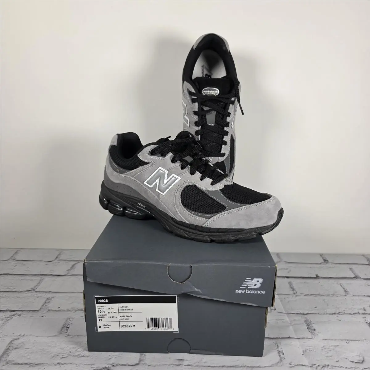 New Balance 2002R Shoes Gray Black U2002RM Men`s Size 10.5