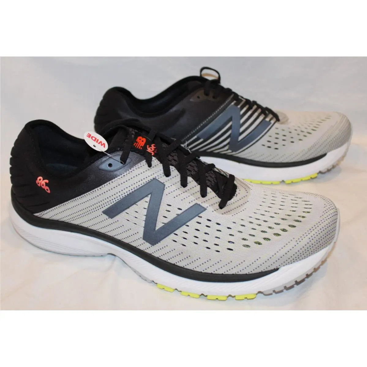 New Balance shoes - New Balance 860 - BLACK WHITE 5