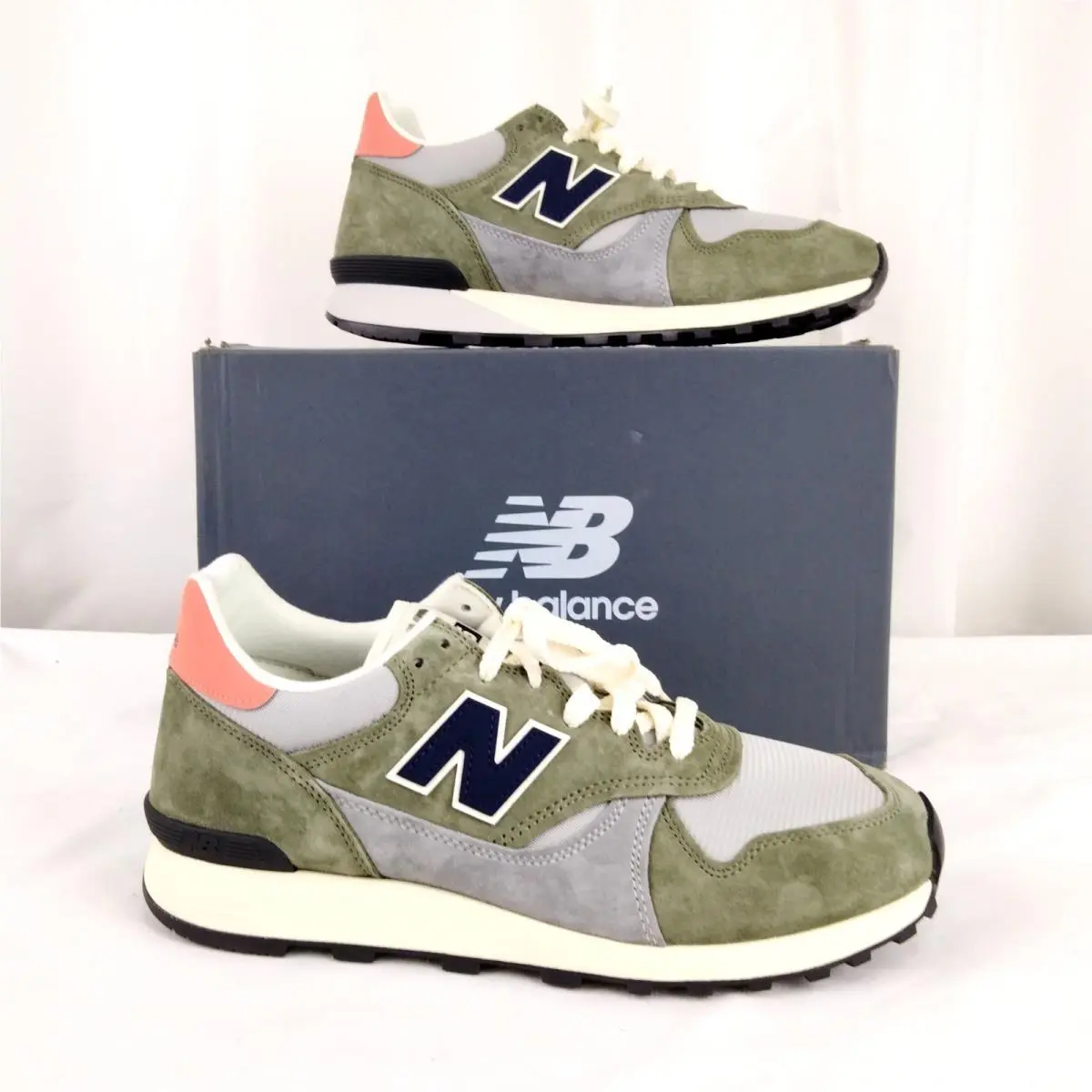New Balance 475 Running Shoe in Green and Grey Suede Men`s 10 1/2 Wms 12