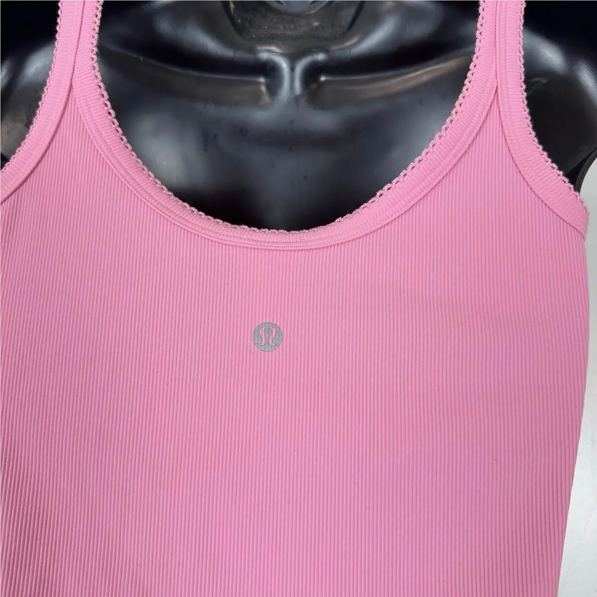 Lululemon clothing - candy cloud 4