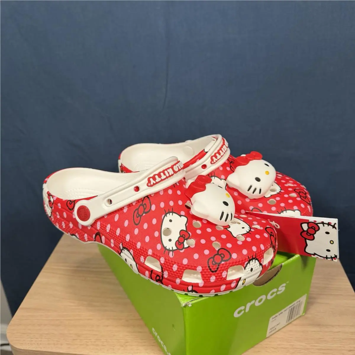 Crocs shoes - Hello Kitty - Hello Kitty - 210575-90H - Red (UPC: 196265827176) 2