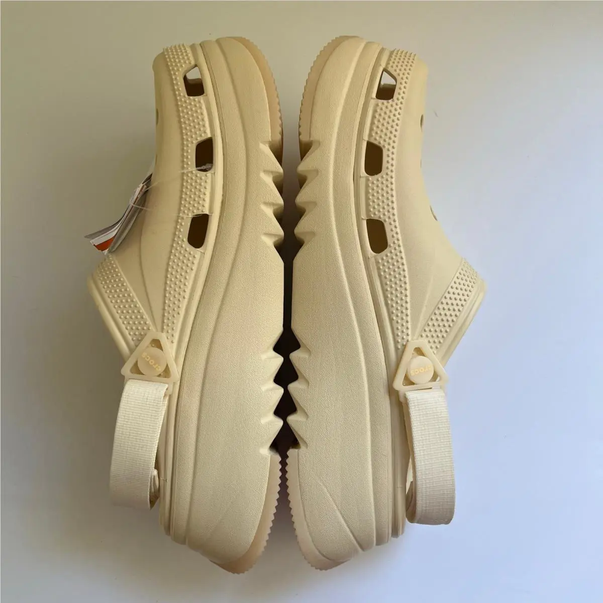 Crocs shoes - Cream 4