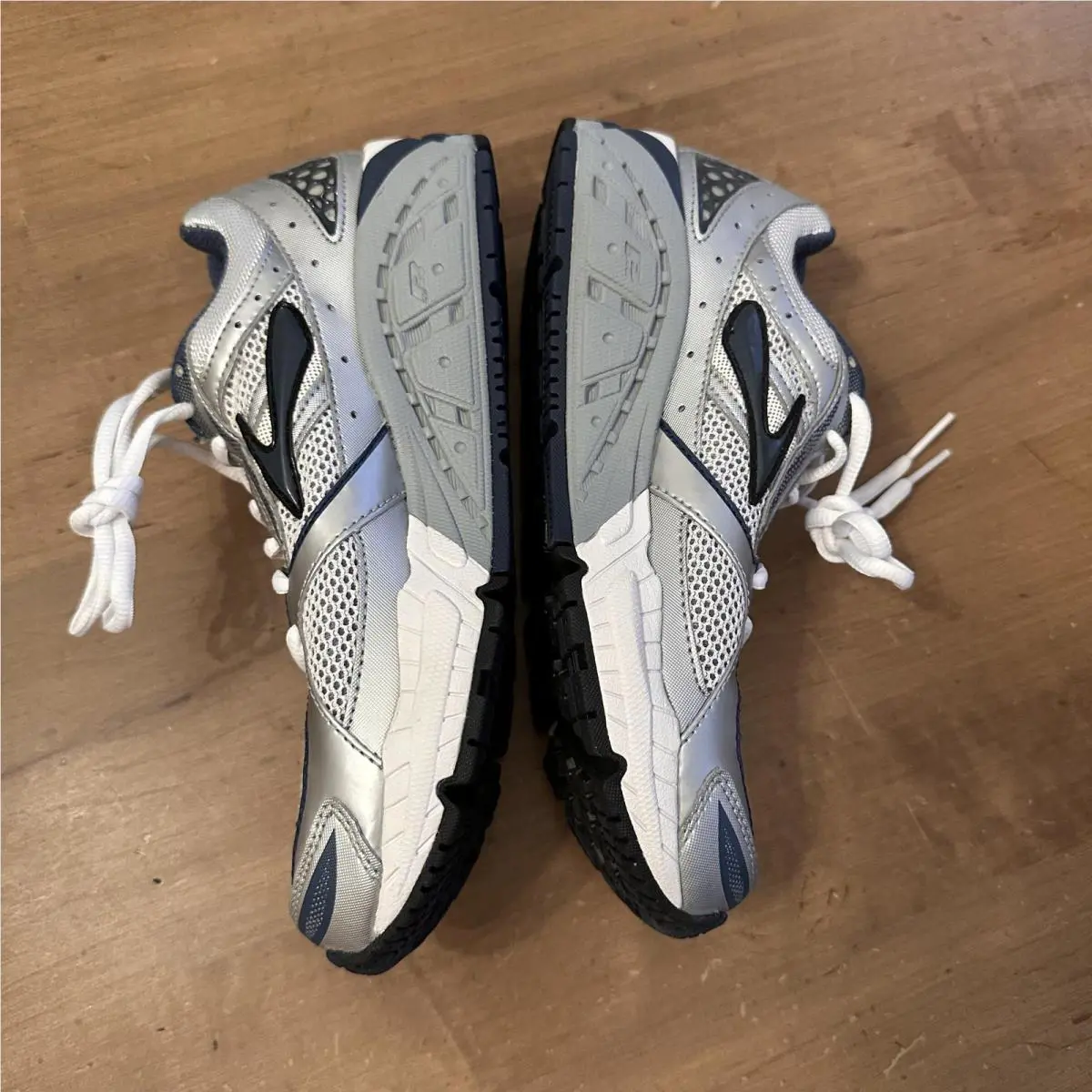 Brooks shoes - Brooks Addiction Walker 2 - Addiction Walker - 110100 1B 114 - Silver 1