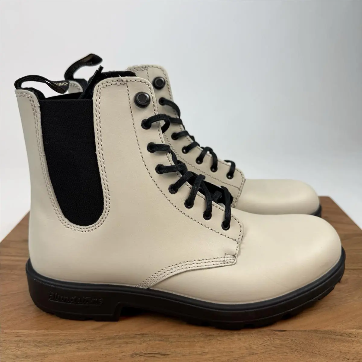 Womens Blundstone 2324 Elastic Leather Oat Ankle Boots Size 10.5 M - Beige