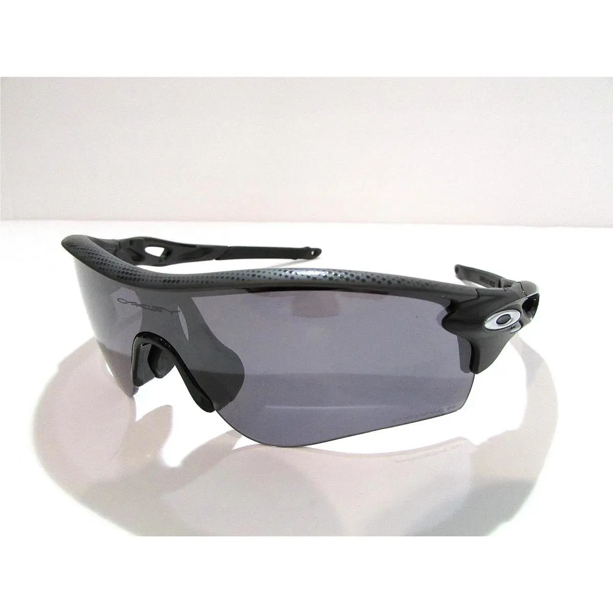 Radarlock Path A 9206-8738 High Resolution Carbon UV Polarized Sunglasses by Oakley