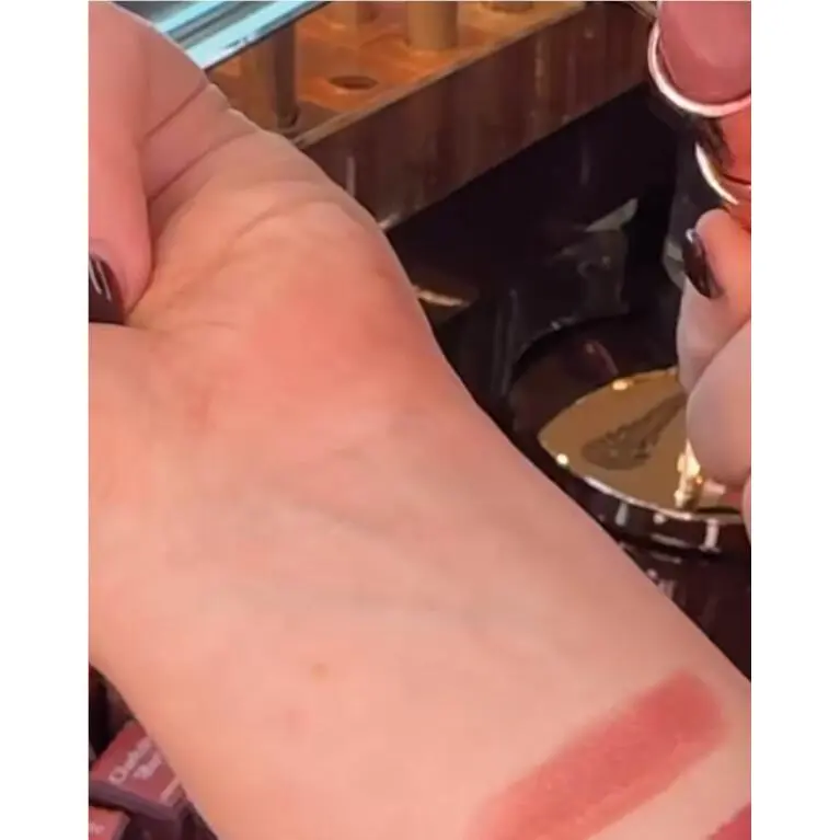 Charlotte Tilbury Beauty Icon K.i.s.s.i.n.g Lipstick Pick 1