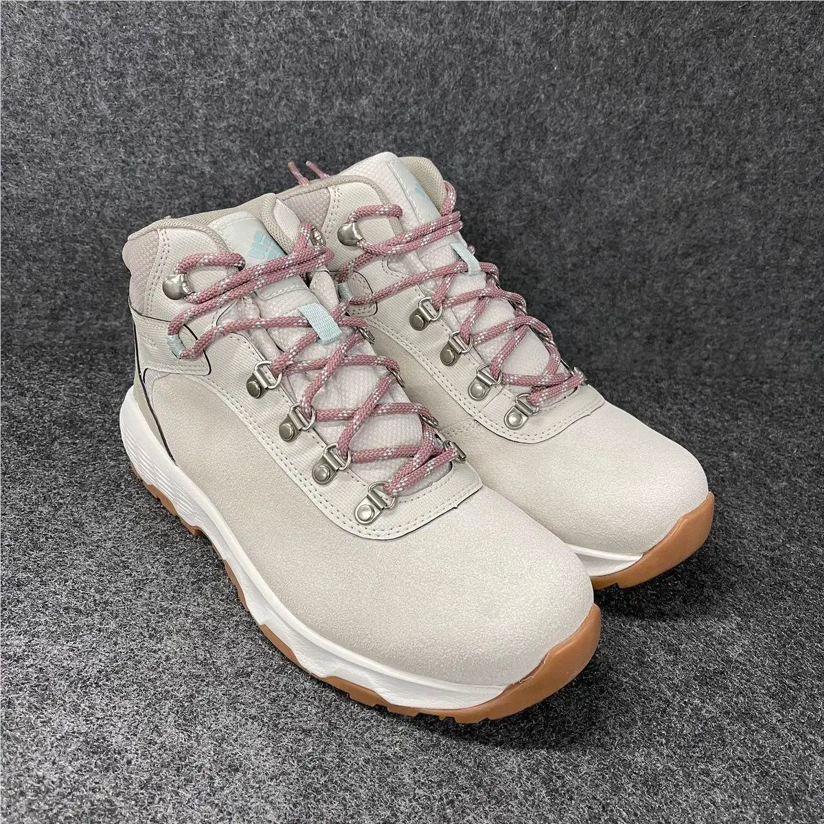 Columbia Newton Wander Boots Women`s Size 7.5 Cloud Grey/cool Green