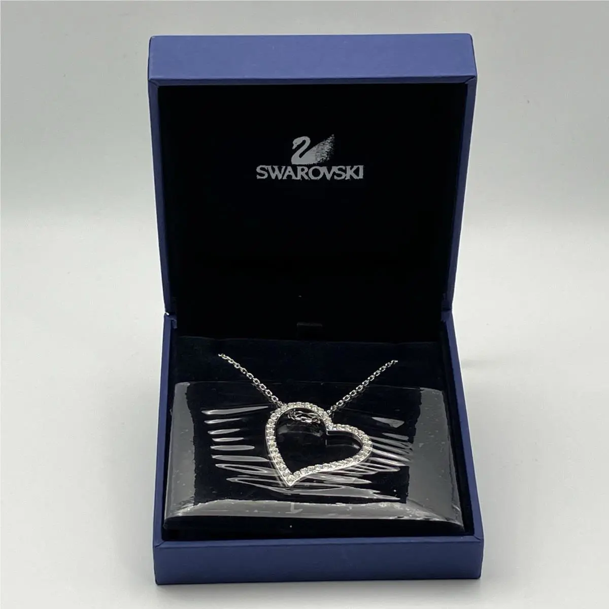 Swarovski Open Heart Pendant Necklace Retired 2010 Swan Signed / Never Worn