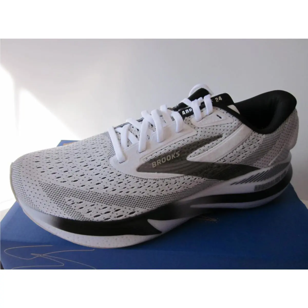 Brooks shoes - Brooks Adrenaline GTS 24 - Adrenaline GTS - White/Black/Pelican 4