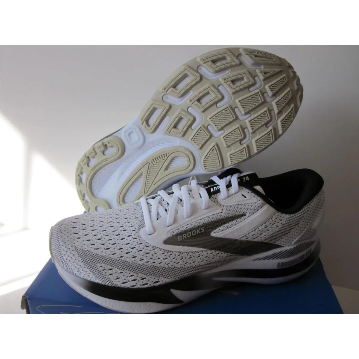 Brooks shoes - Brooks Adrenaline GTS 24 - Adrenaline GTS - White/Black/Pelican 6
