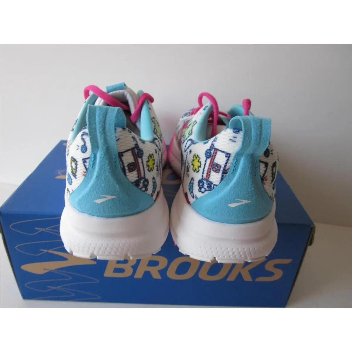Brooks shoes - Brooks Trace 4 - Trace - White/Fuchsia/Blue 7