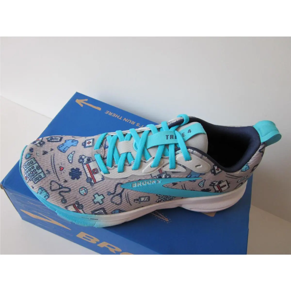 Brooks shoes - Brooks Trace 4 - Trace - Grey/Blue/Red 5