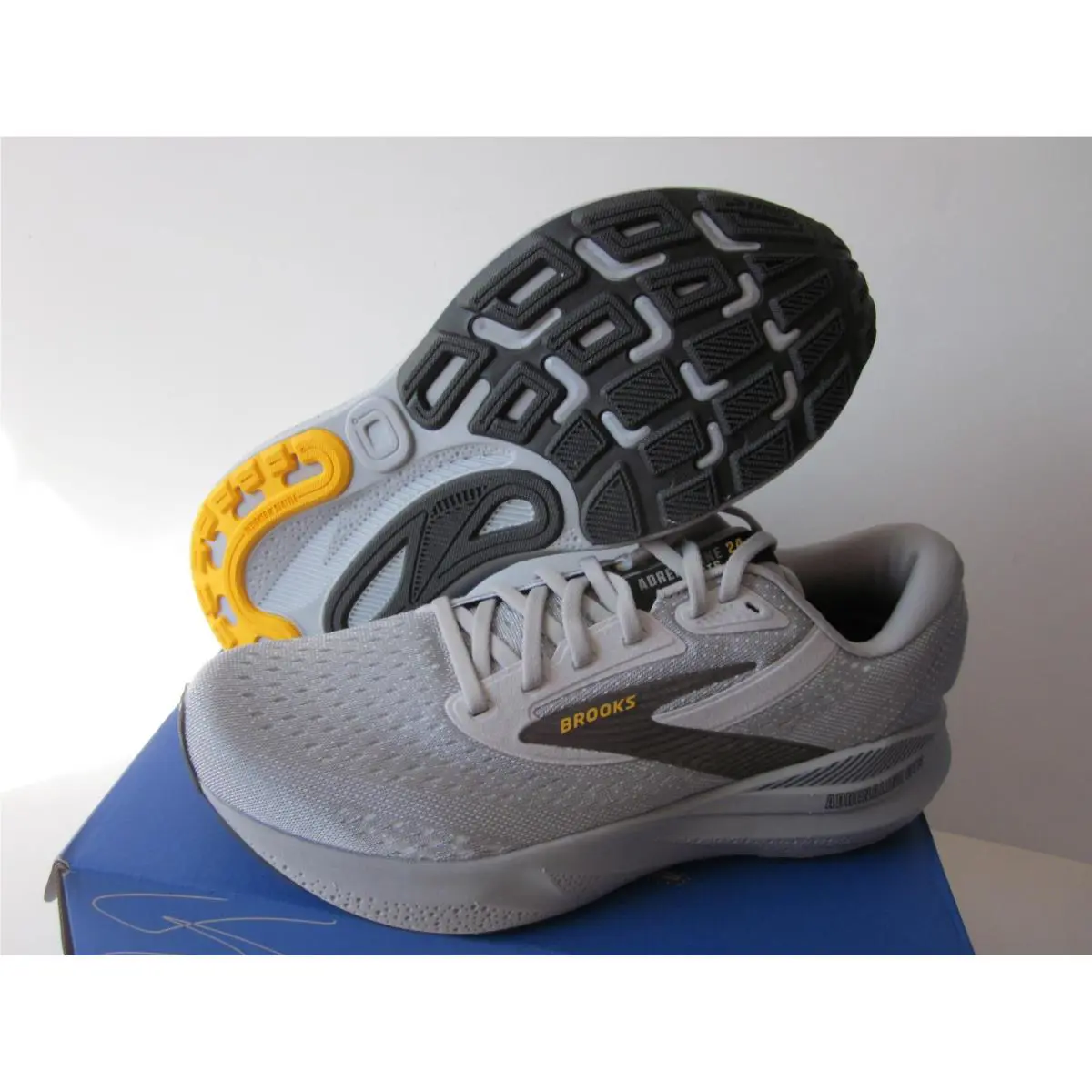 Brooks shoes - Brooks Adrenaline GTS 24 - Adrenaline GTS - Alloy/White/Gold Fusion 1