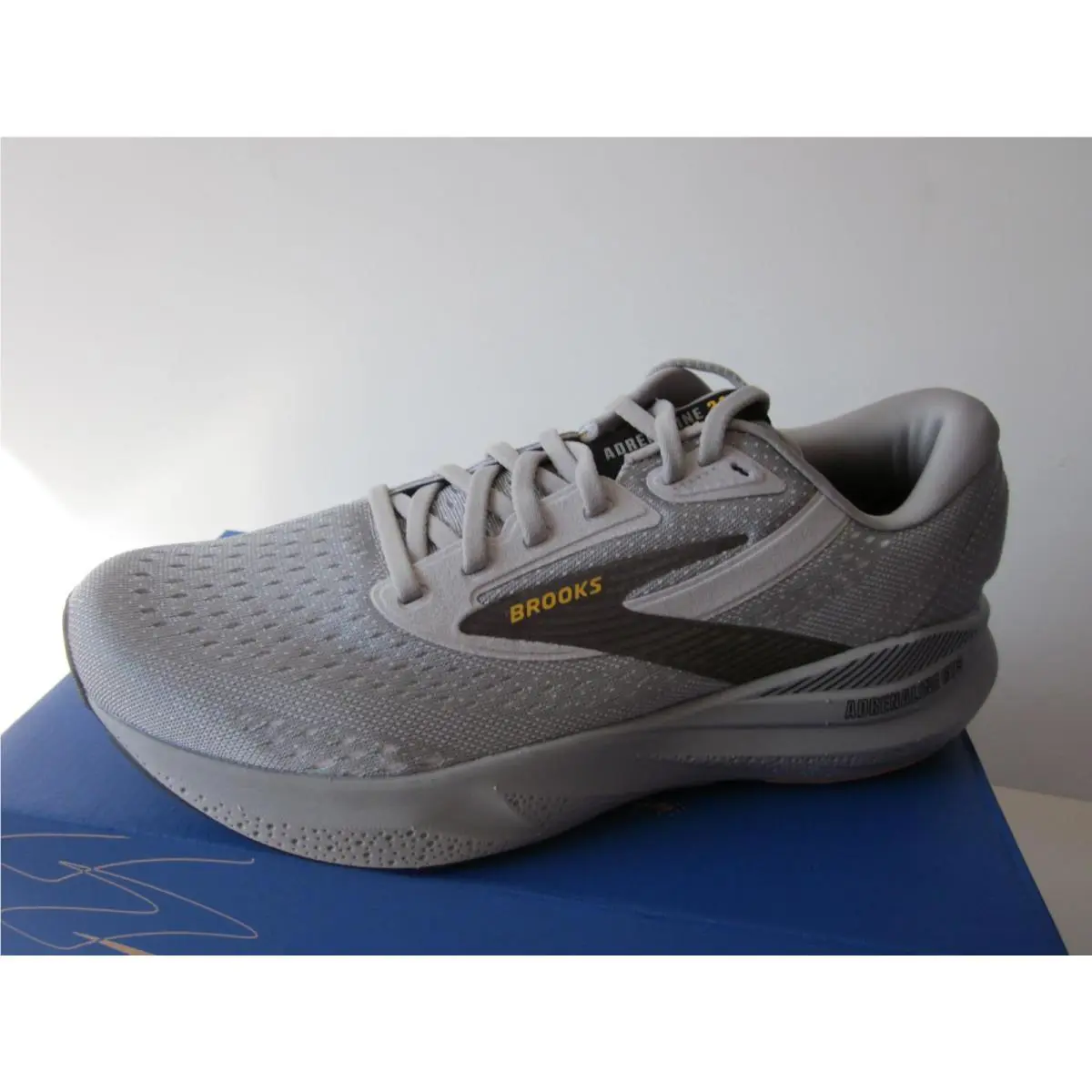 Brooks shoes - Brooks Adrenaline GTS 24 - Adrenaline GTS - Alloy/White/Gold Fusion 4