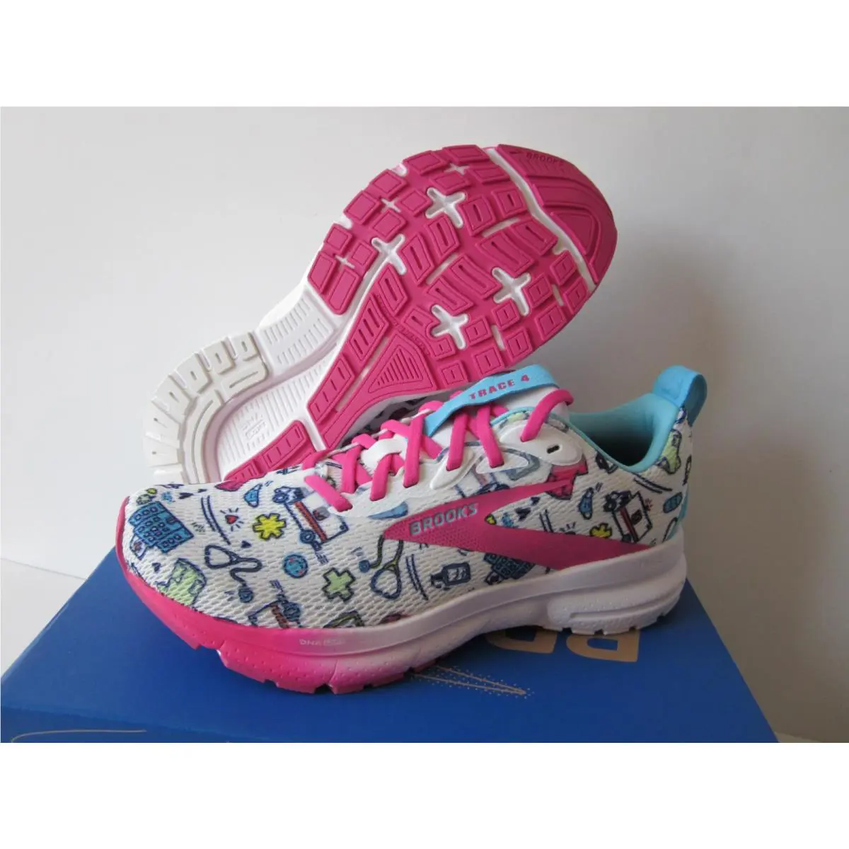 Brooks shoes - Brooks Trace 4 - Trace - White/Fuchsia/Blue 1