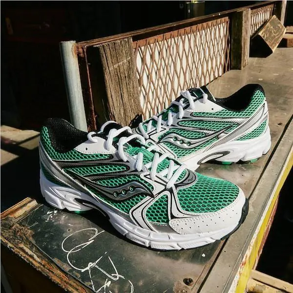 Saucony shoes - White / Fern 5
